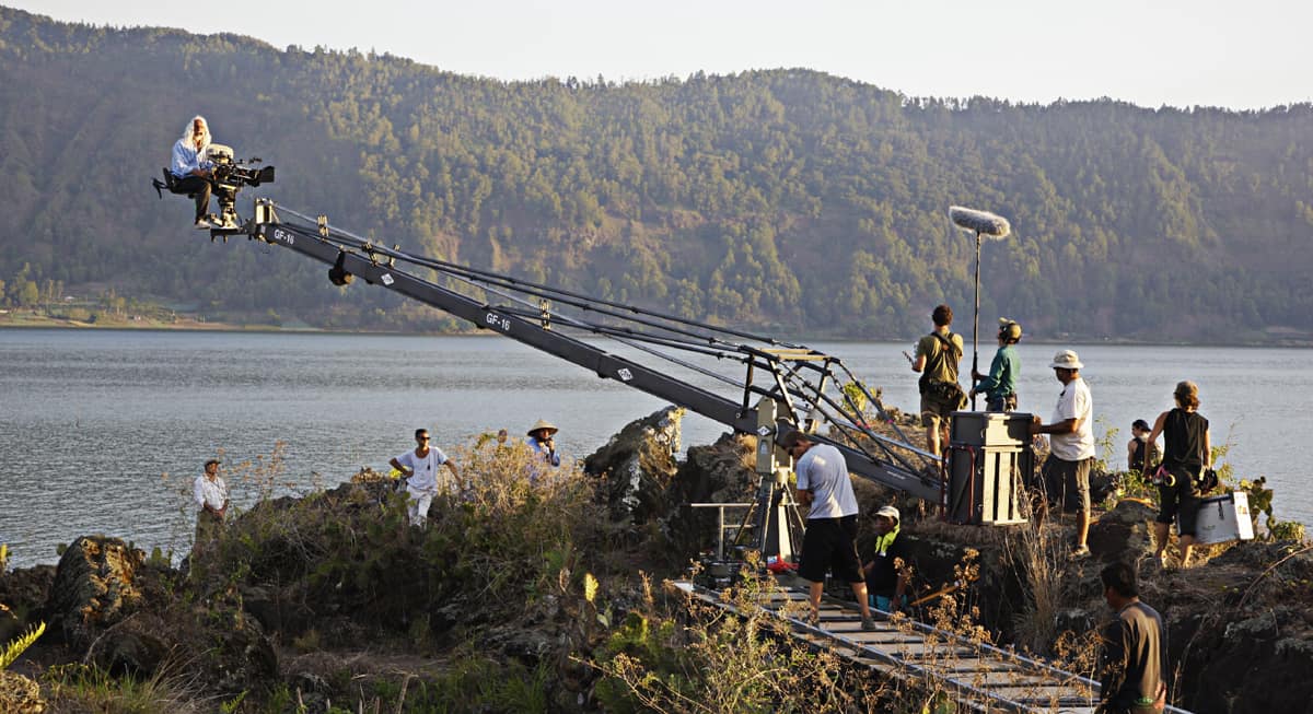 GF-16 crane over a lakeside location