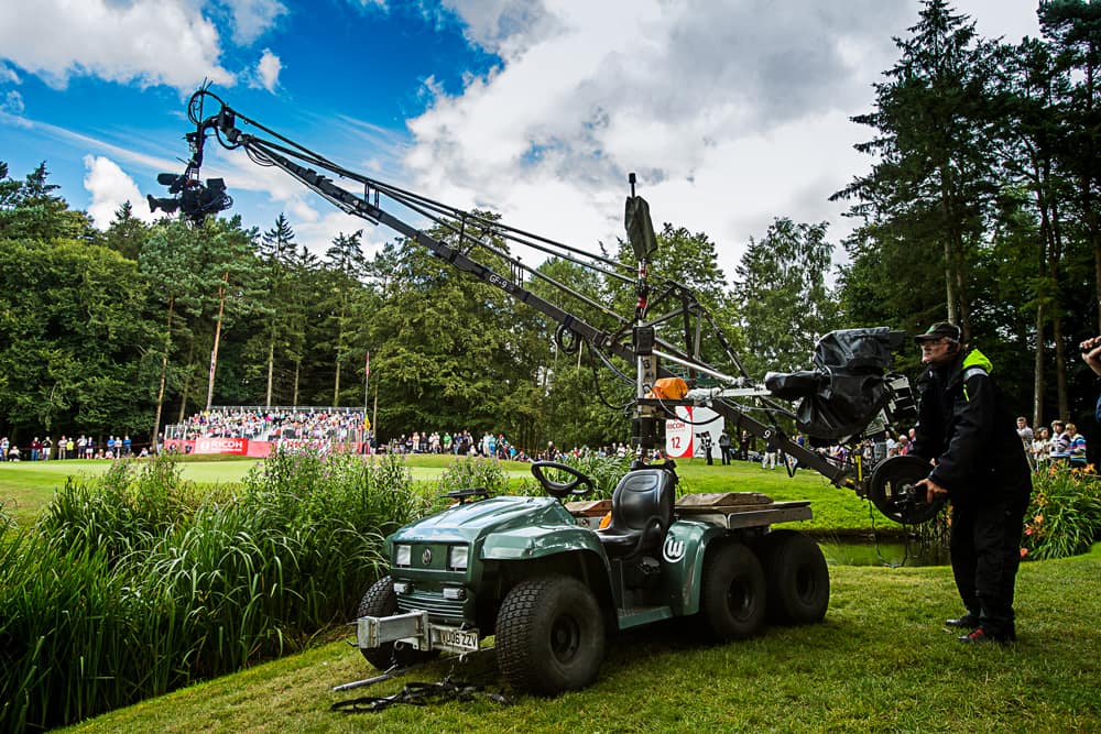 GF-9 crane covering a golf tournament